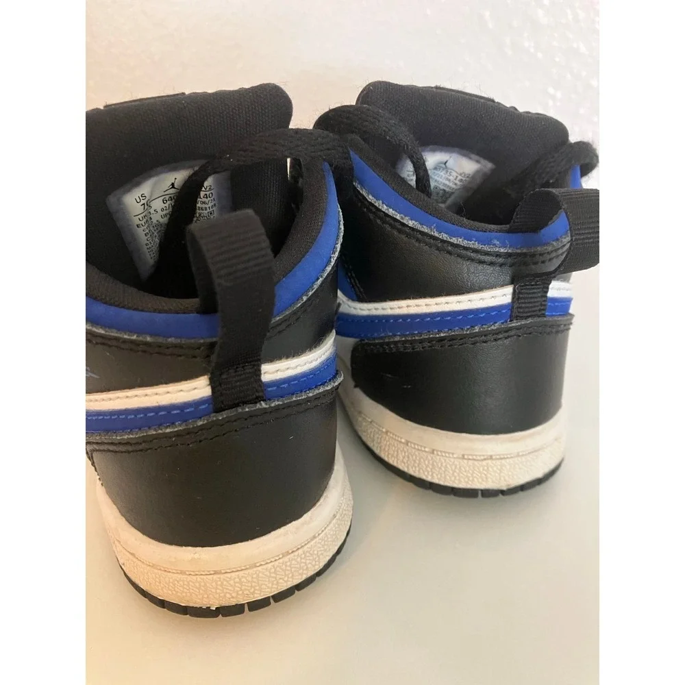 Nike Air Jordan Blue and Black Shoes Little Boys Size 7